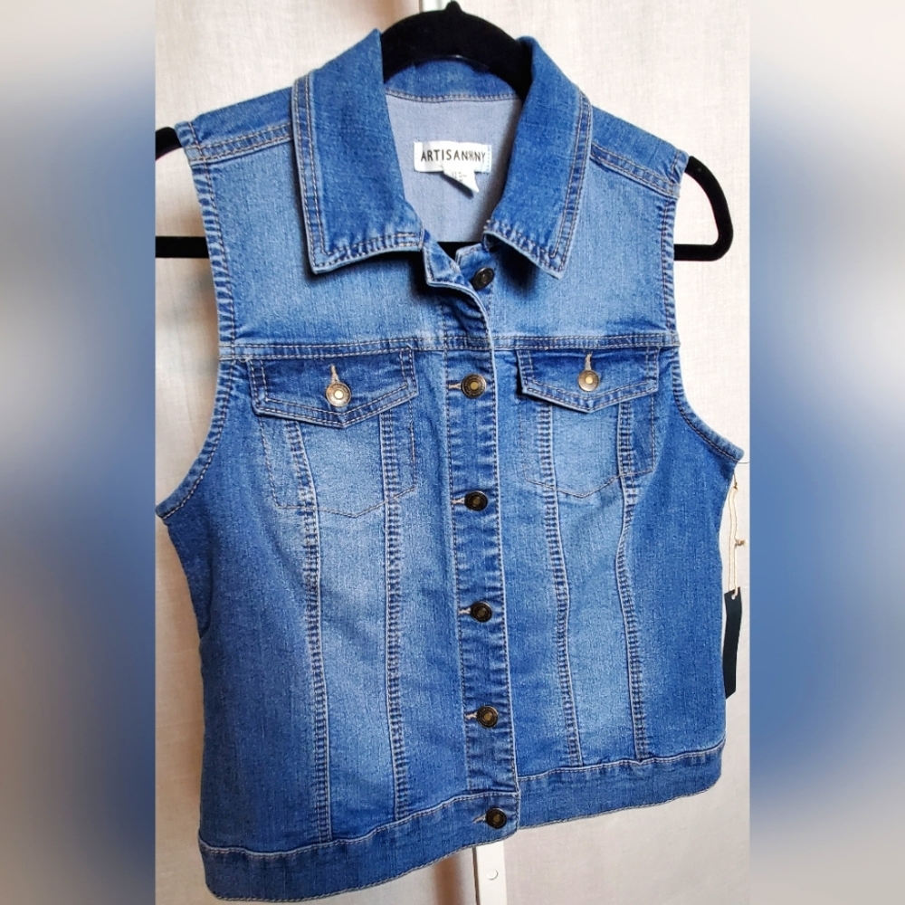 NWT ARTISAN NY Womens Stonewashed denim vest Size M